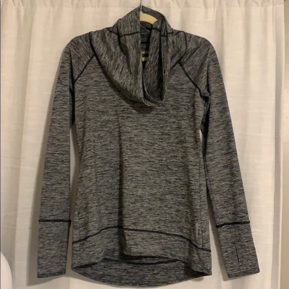 Loose turtle neck running sweater!